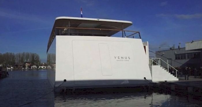 Steve Jobs' Yacht Venus (12 pics)