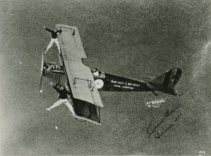 Aerial Stunts of 1920s Barnstormers (20 pics)