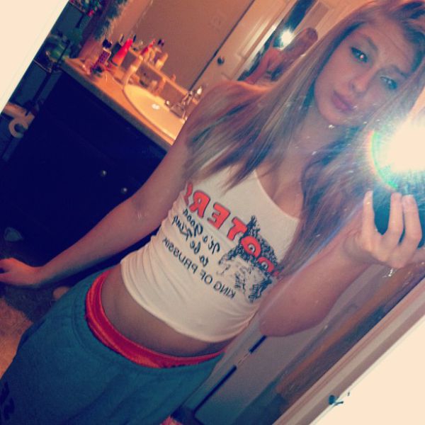 Hooters Girls (31 pics)