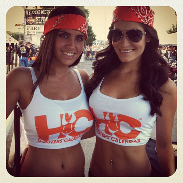 Hooters Girls (31 pics)