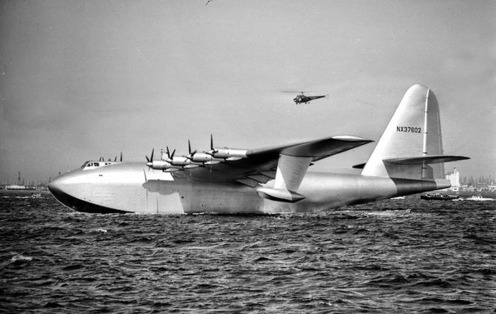 Hughes H-4 Hercules (33 pics)