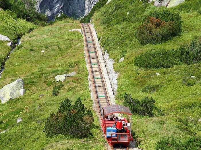 Gelmer Funicular & Handeck Bridge (17 pics)