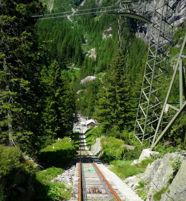 Gelmer Funicular & Handeck Bridge (17 pics)