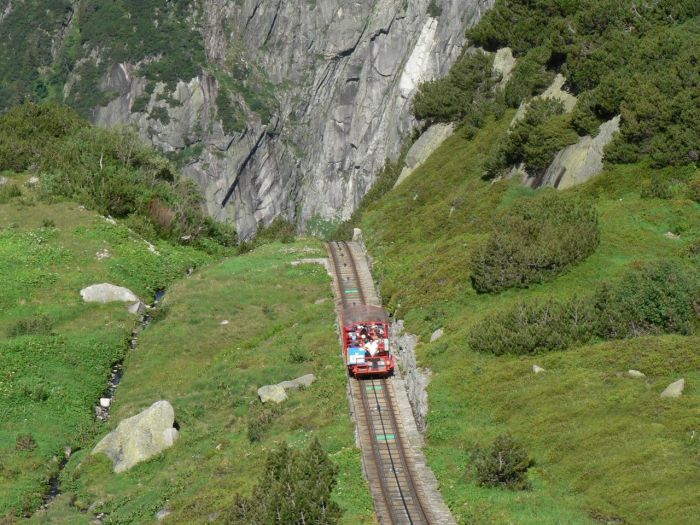 Gelmer Funicular & Handeck Bridge (17 pics)