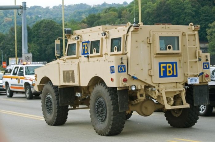 Police Cars (74 pics)