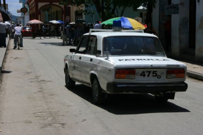 Police Cars (74 pics)
