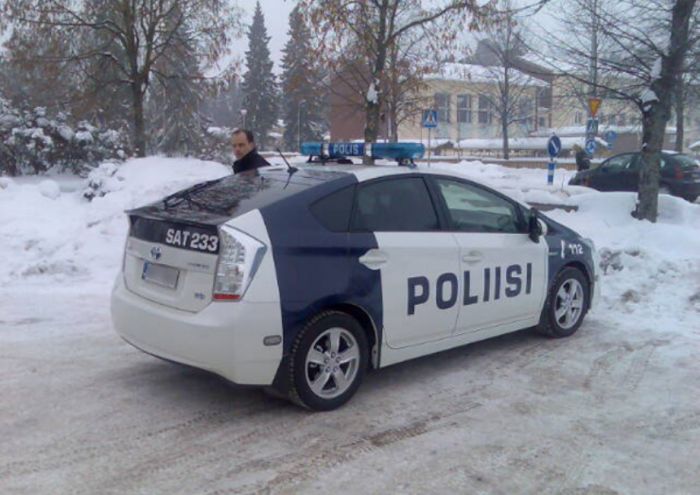 Police Cars (74 pics)