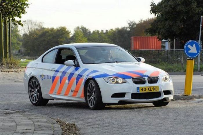 Police Cars (74 pics)