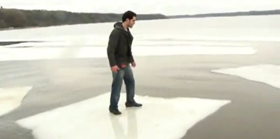 Stupid Ice Jumping Guy Fail