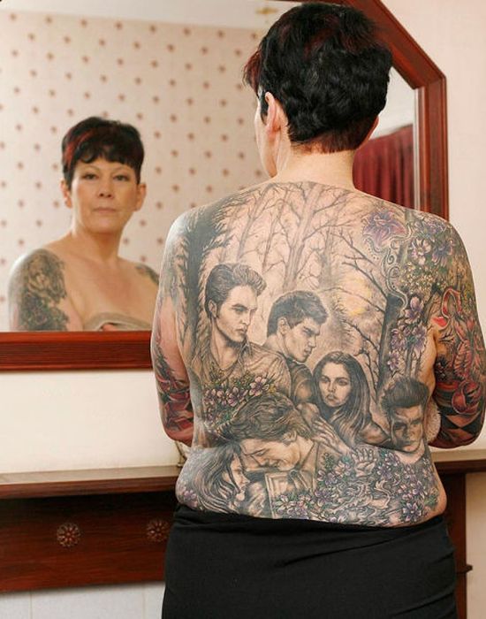 This Woman LOVES Twilight Saga (11 pics)