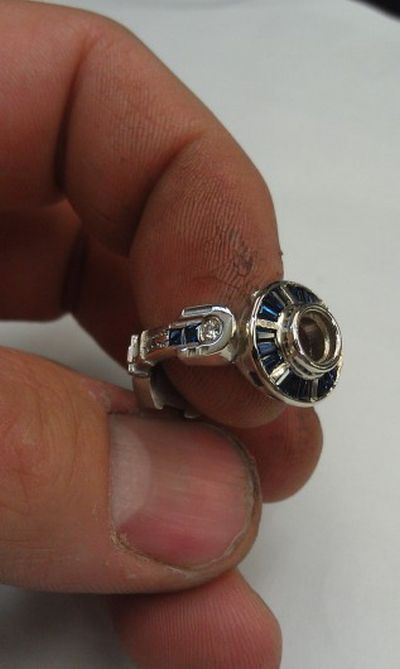 R2-D2 Engagement Ring (9 pics)