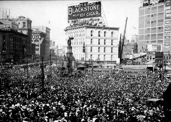 People Celebrating the End of World War I (31 pics)