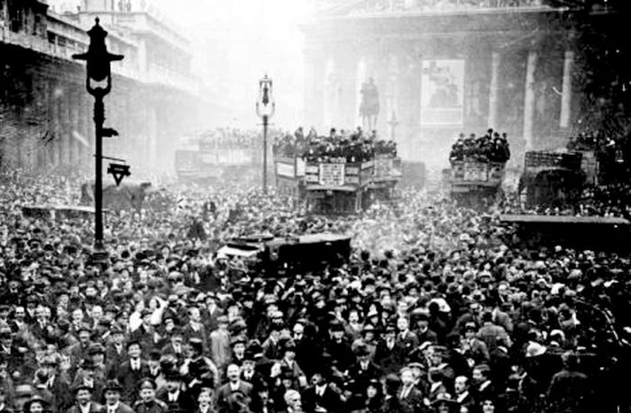 People Celebrating the End of World War I (31 pics)