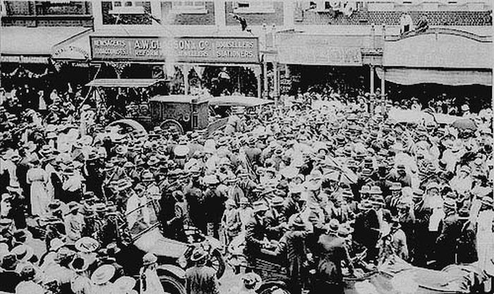 People Celebrating the End of World War I (31 pics)