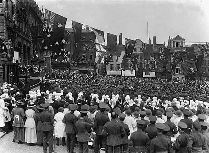 People Celebrating the End of World War I (31 pics)