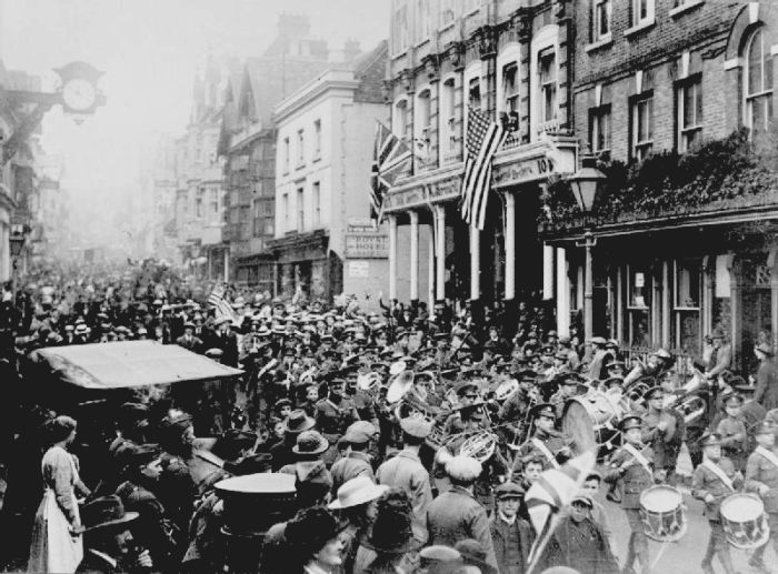 People Celebrating the End of World War I (31 pics)