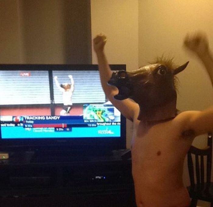 Just Horsing Around (41 pics)