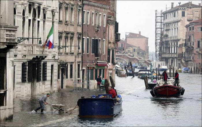 The Recent Flooding in Venice (29 pics)