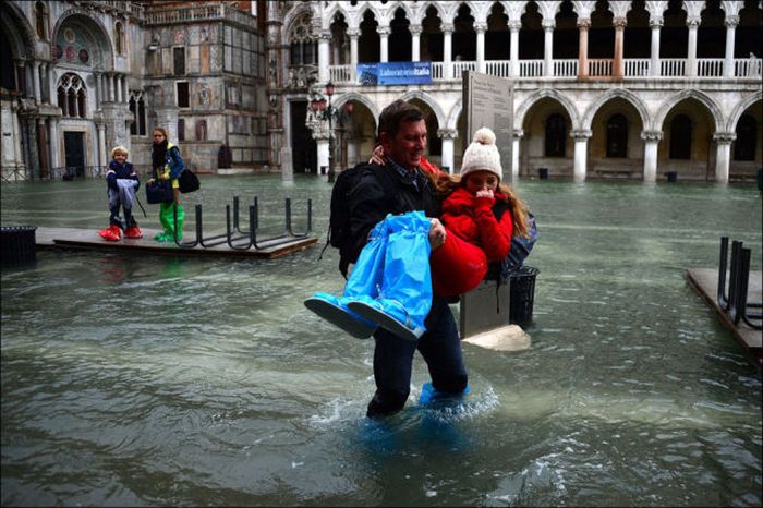 The Recent Flooding in Venice (29 pics)