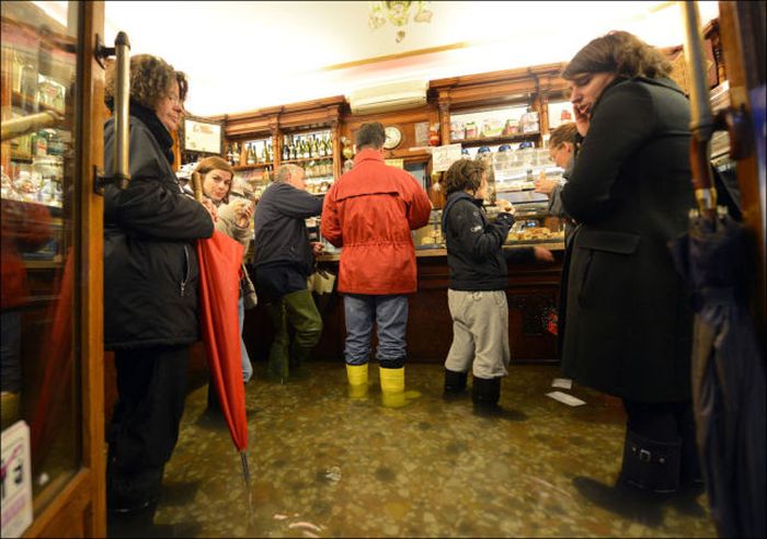 The Recent Flooding in Venice (29 pics)