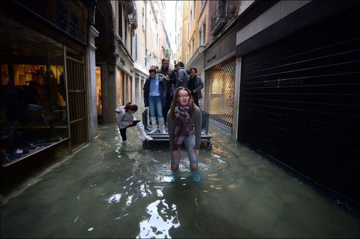 The Recent Flooding in Venice (29 pics)