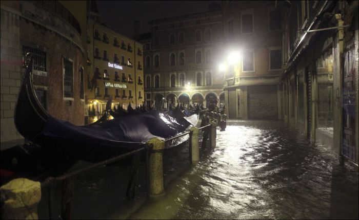 The Recent Flooding in Venice (29 pics)