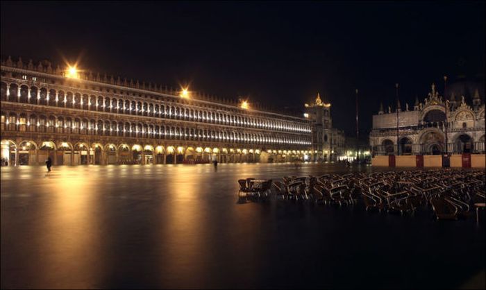 The Recent Flooding in Venice (29 pics)