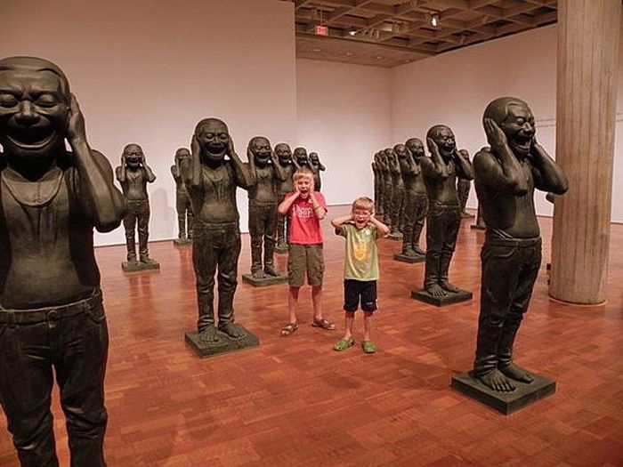 How to Have Fun in Museums (26 pics)