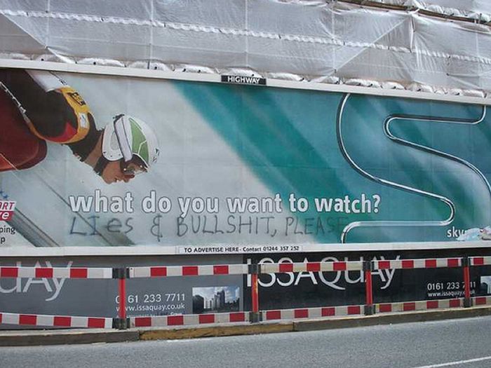 Billboards Enhanced By Graffiti (40 pics)
