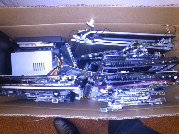 Broken Computers (46 pics)