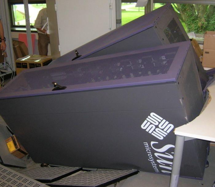Broken Computers (46 pics)