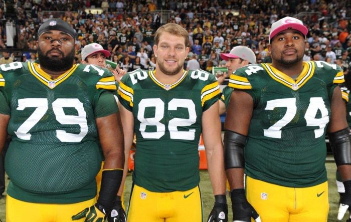 Aaron Rodgers, Master Photobomber (30 pics)