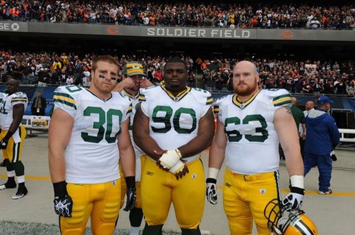 Aaron Rodgers, Master Photobomber (30 pics)