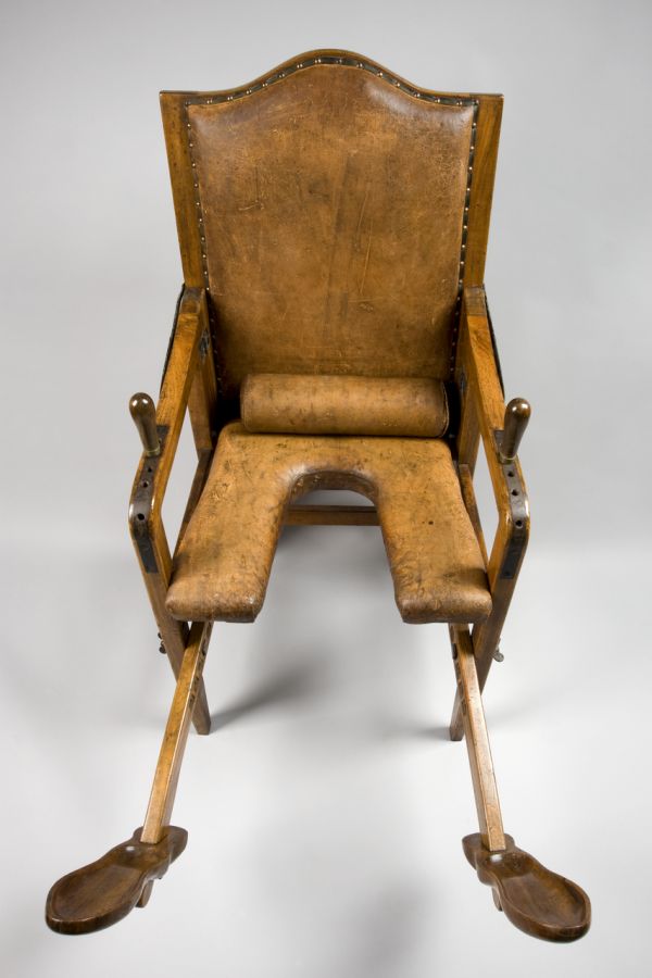 European Parturition Chairs, 1501-1800 (11 pics)