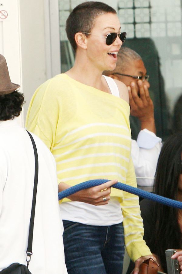 Charlize Theron Has Shaved Her Hair (5 pics)