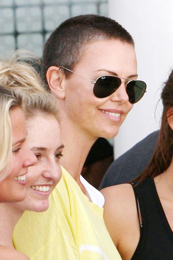 Charlize Theron Has Shaved Her Hair (5 pics)