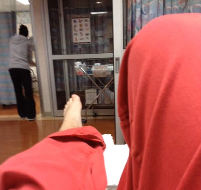 Guy Nails Car Key in the Foot in Karate Class (11 pics + video)