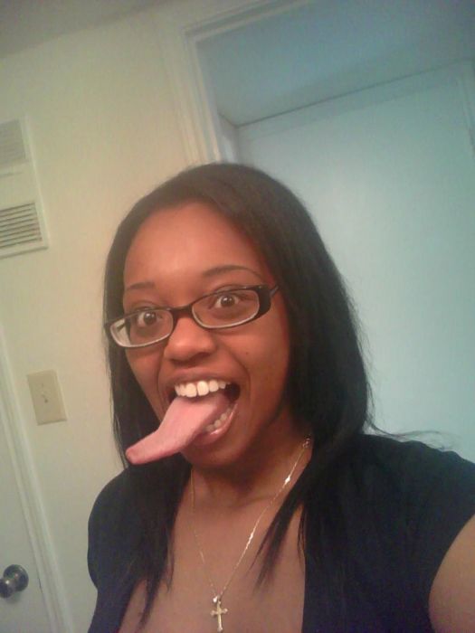 The Longest Tongue in the World (19 pics)