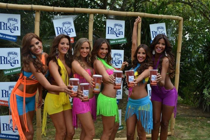Chicas Polar Pilsen 2013 Calendar (16 pics)