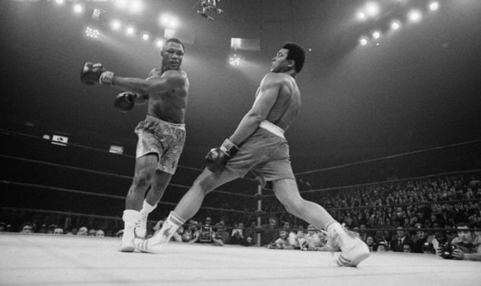 Joe Frazier vs Muhammad Ali (20 pics)