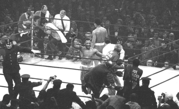 Joe Frazier vs Muhammad Ali (20 pics)