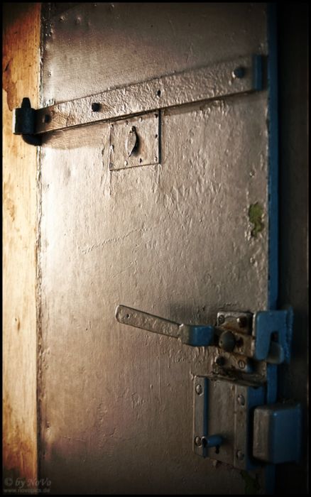 Berlin-Hohenschönhausen Stasi Prison (38 pics)