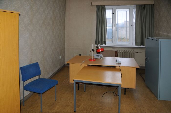 Berlin-Hohenschönhausen Stasi Prison (38 pics)