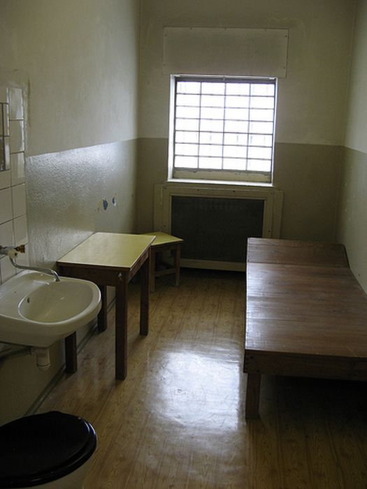 Berlin-Hohenschönhausen Stasi Prison (38 pics)