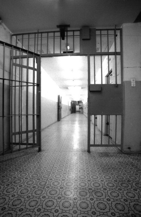 Berlin-Hohenschönhausen Stasi Prison (38 pics)