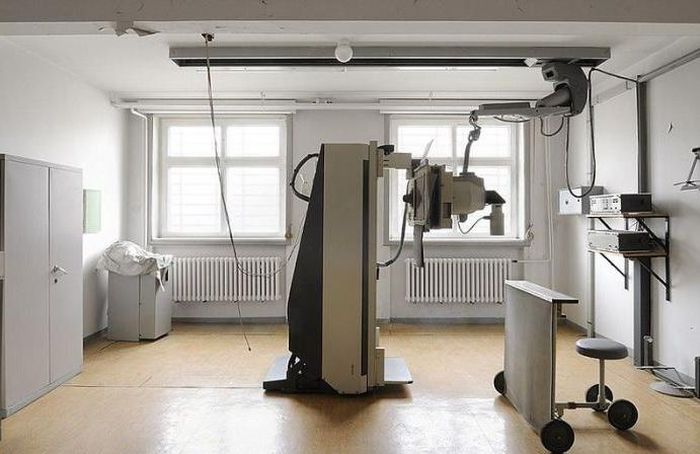 Berlin-Hohenschönhausen Stasi Prison (38 pics)