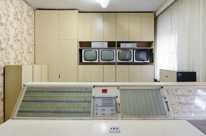 Berlin-Hohenschönhausen Stasi Prison (38 pics)
