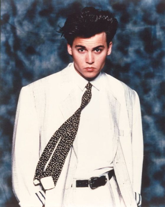 Photos of Young Johnny Depp (25 pics)