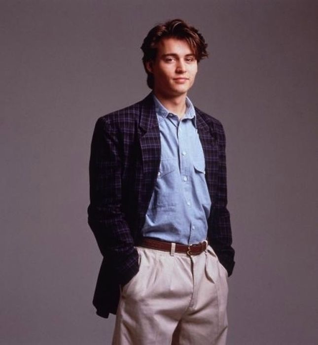 Photos of Young Johnny Depp (25 pics)