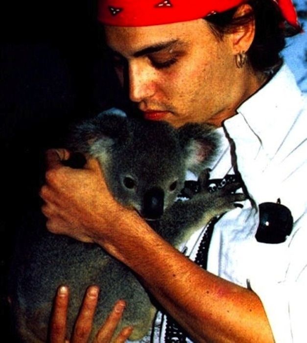 Photos of Young Johnny Depp (25 pics)